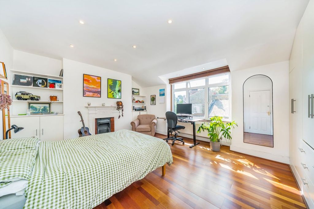 Property photo 2 of 7