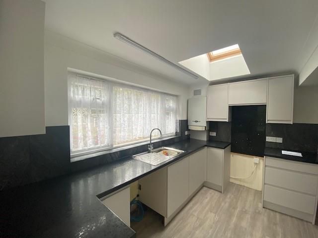 Property photo 2 of 6 Kitchen.Jpg