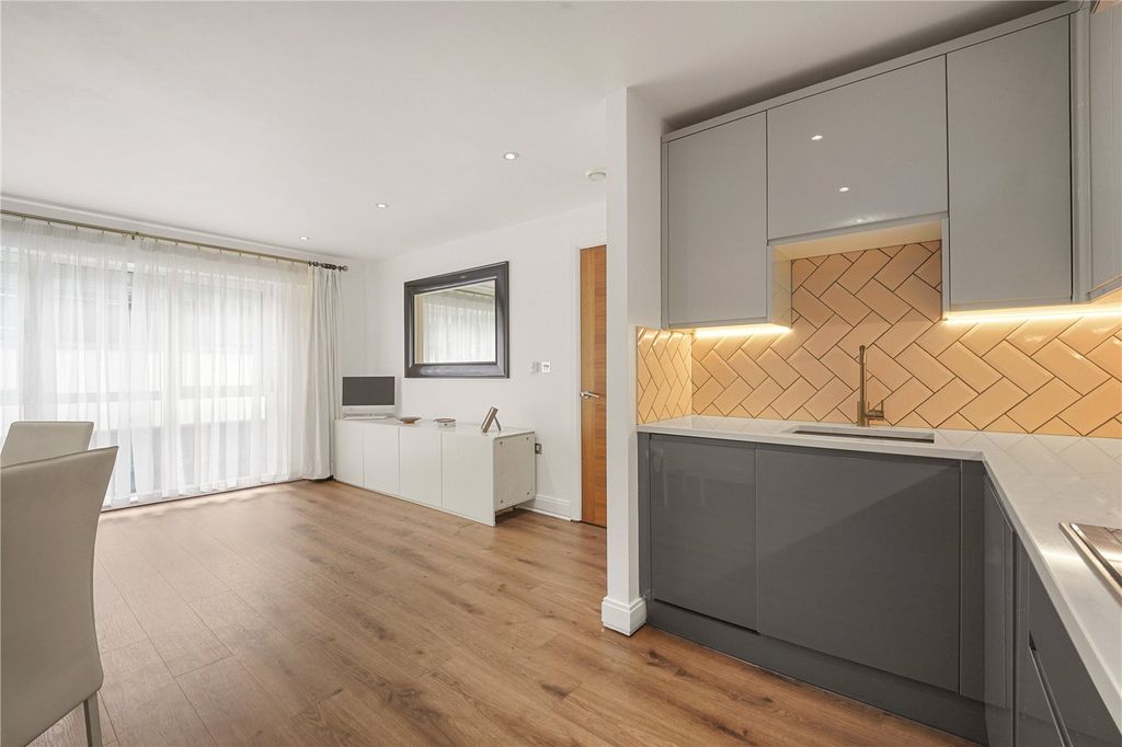 Property photo 2 of 26 Picture No. 19