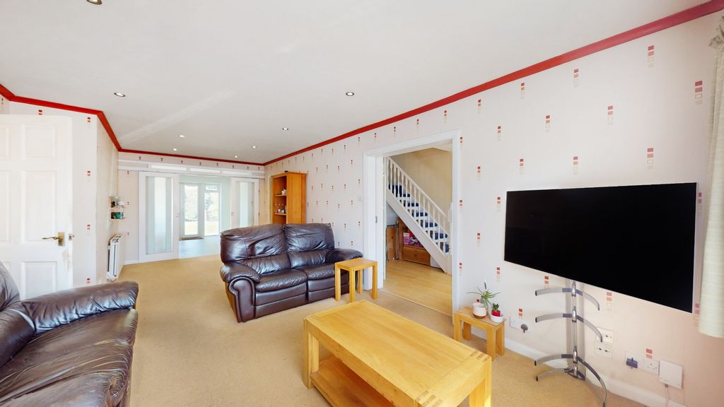 Property photo 3 of 18 5158763