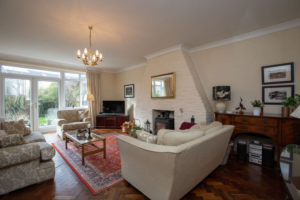 Property photo 3 of 47