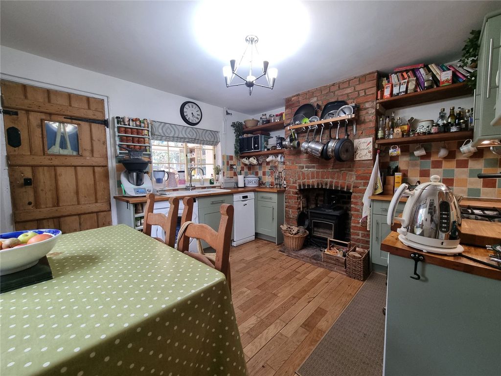Property photo 2 of 17 Picture No. 40