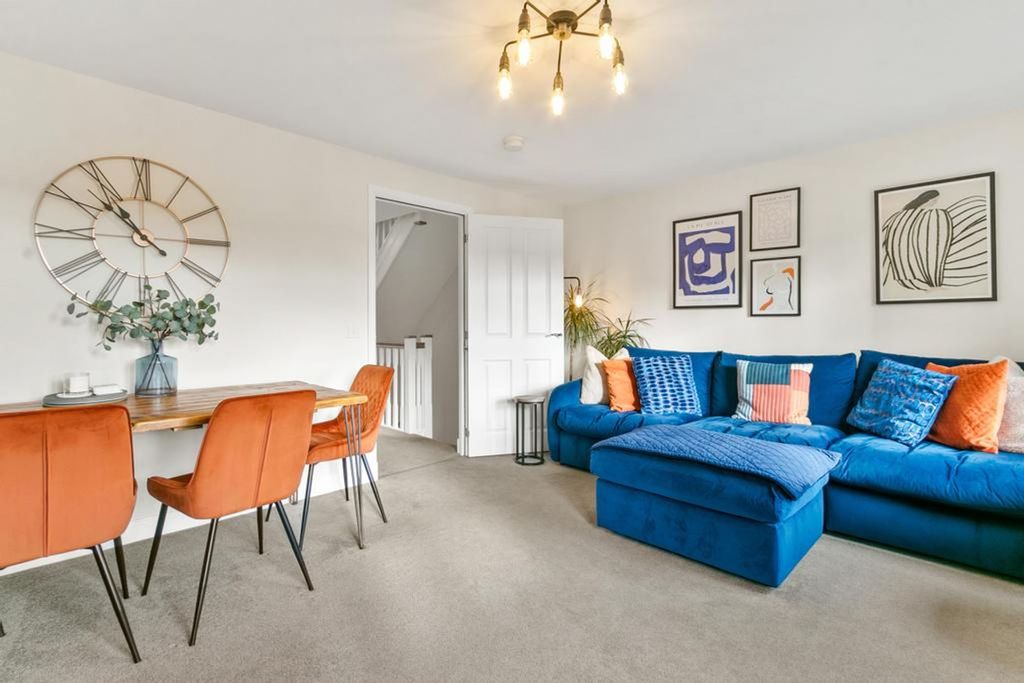 Property photo 2 of 31