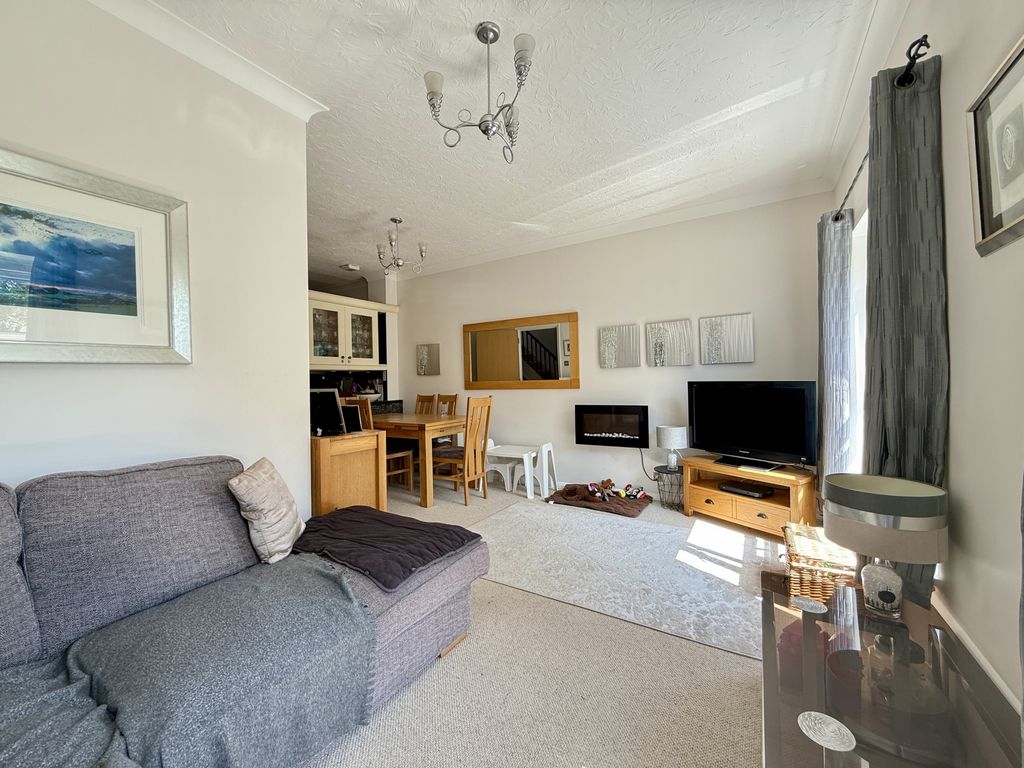 Property photo 2 of 13 Photo 8
