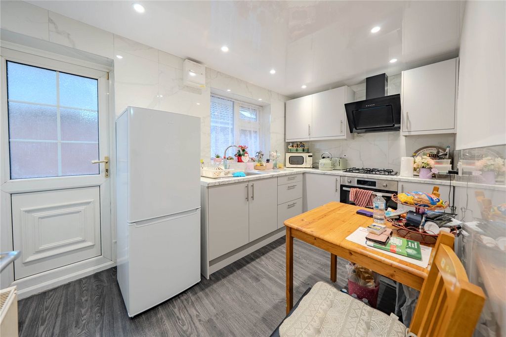 Property photo 2 of 15 Picture No. 04