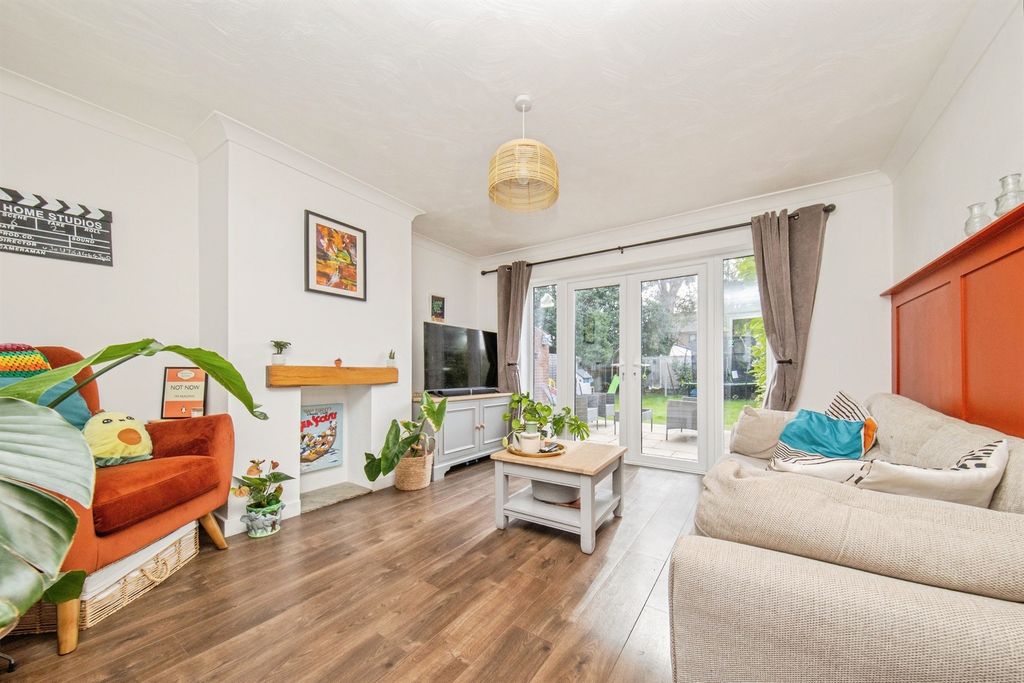 Property photo 2 of 17