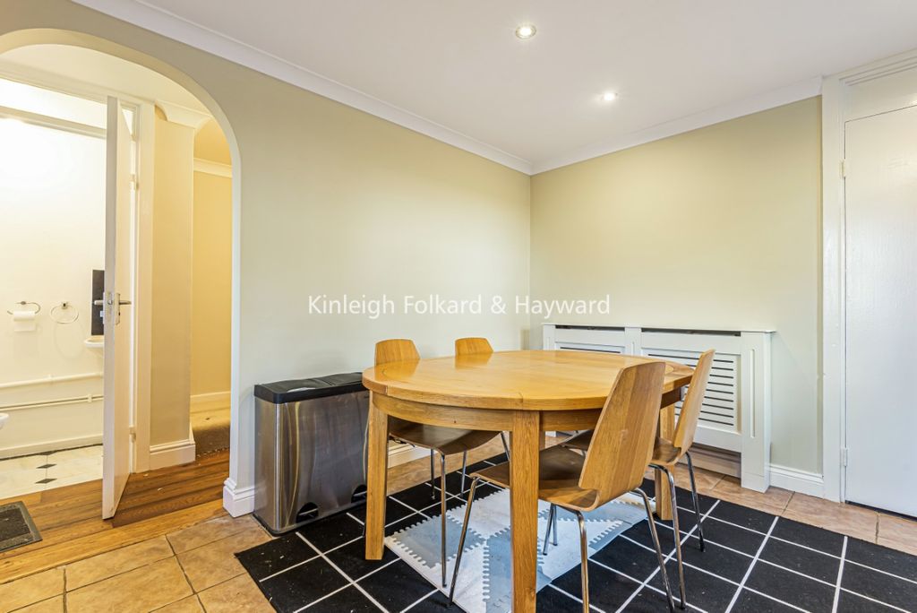 Property photo 2 of 13 6818c193-E041-46Ff-8