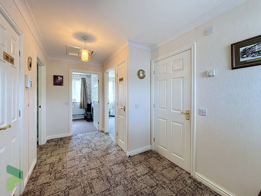 Property photo 2 of 23 Hallway