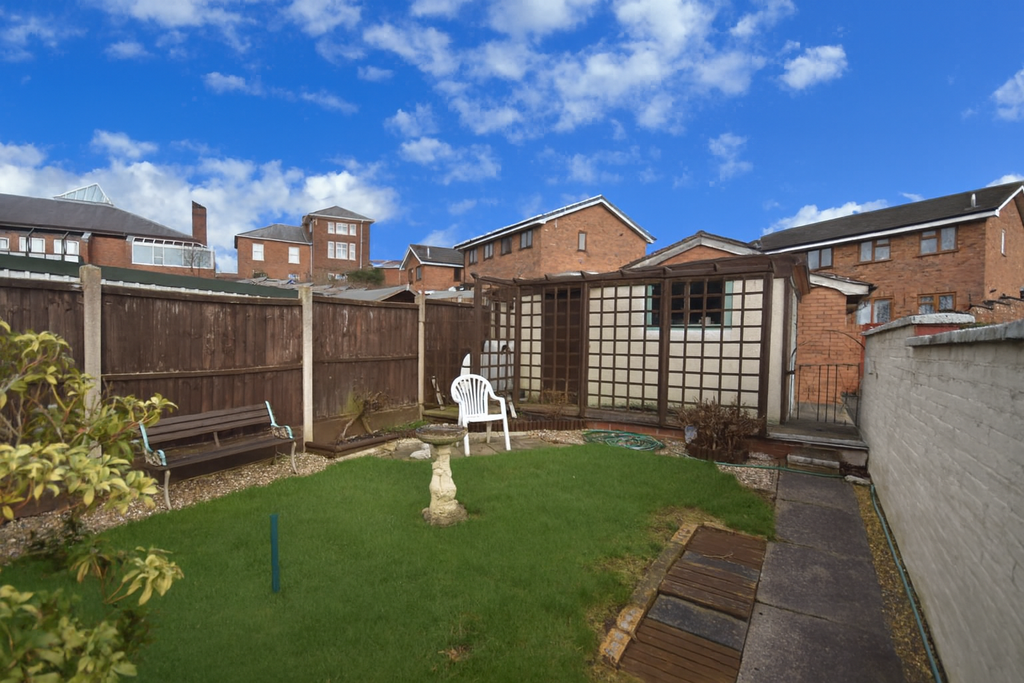 Property photo 3 of 11 Garden