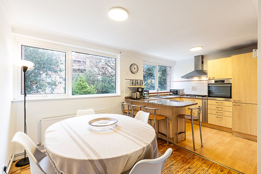 Property photo 3 of 39