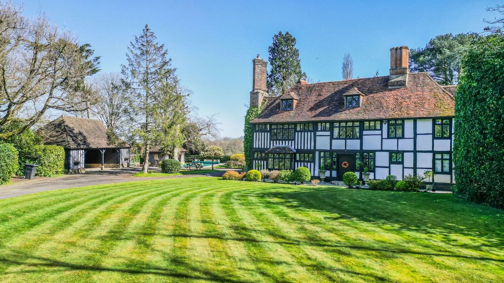 Property photo 1 of 25