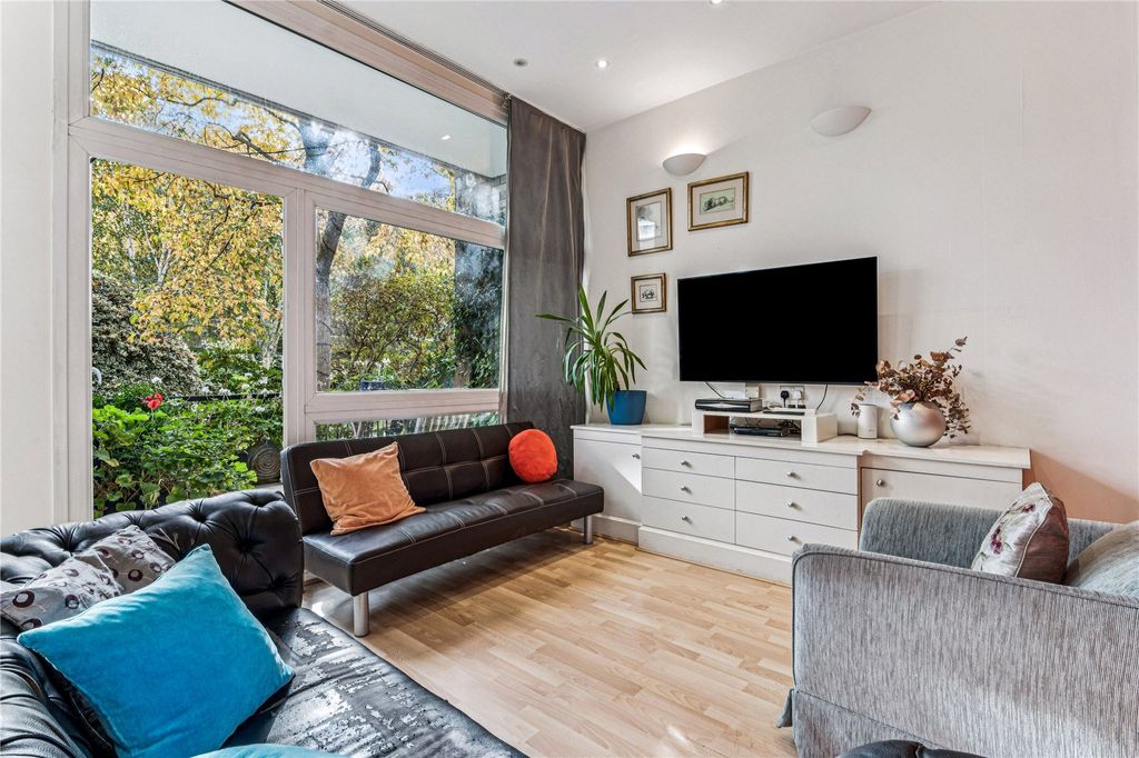 Property photo 3 of 19 Picture No. 02