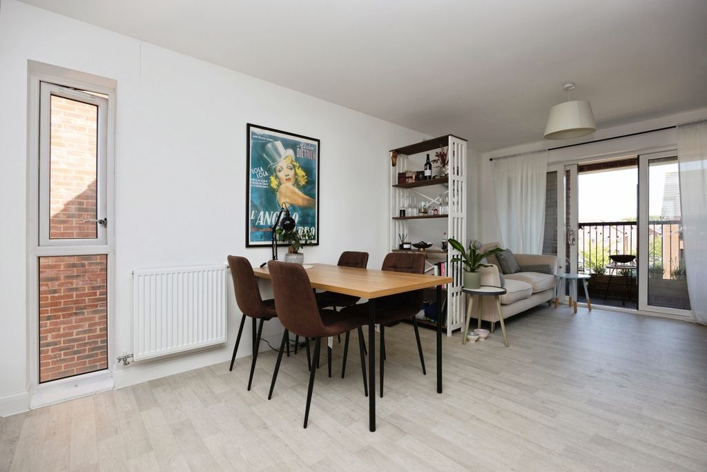 Property photo 3 of 18 Photo