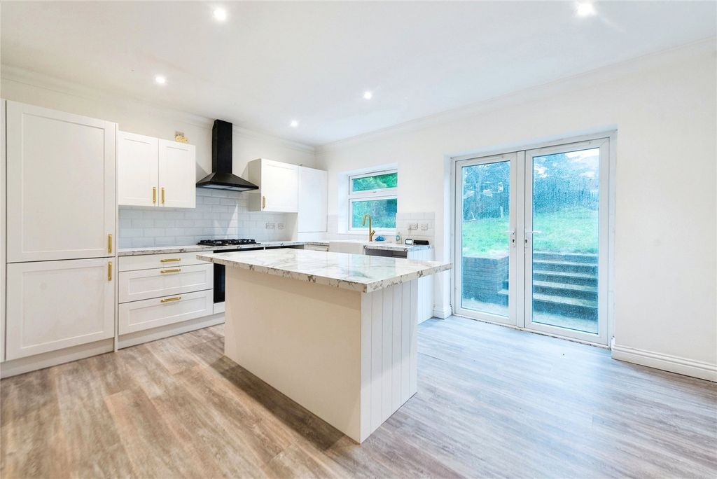 Property photo 2 of 14 Photography