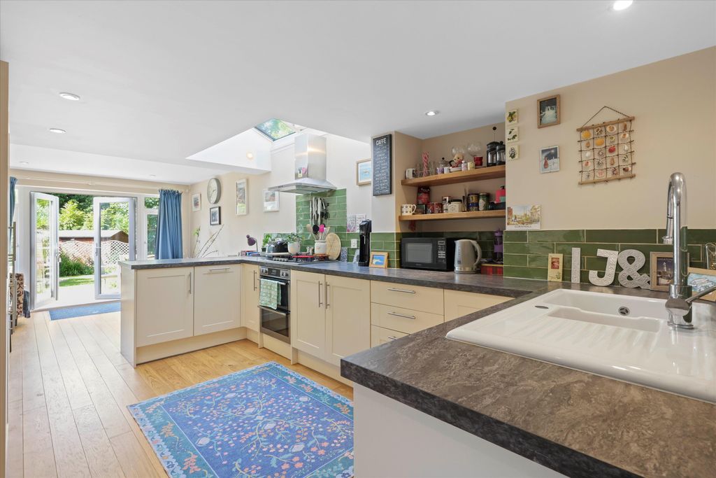 Property photo 3 of 18 Image