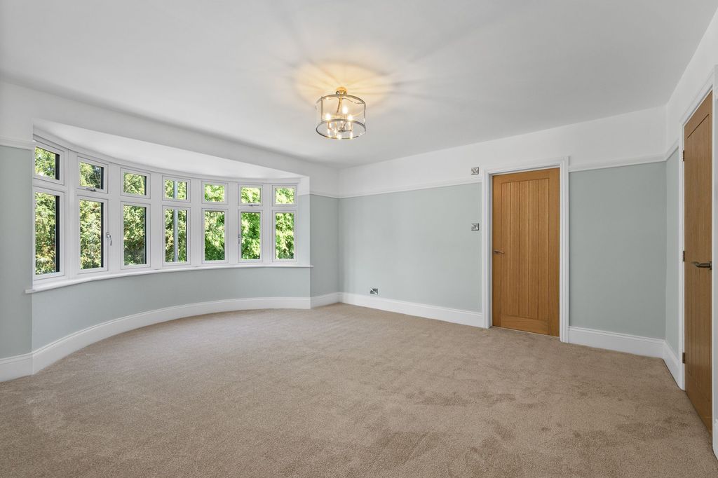 Property photo 3 of 41