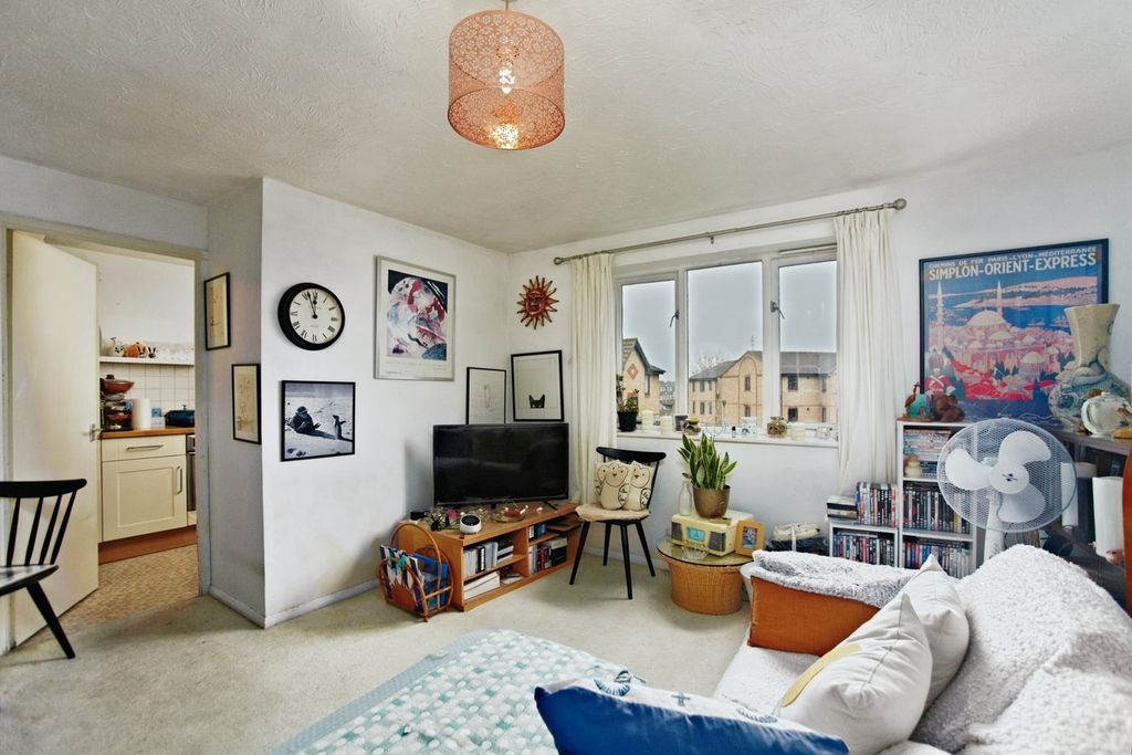 Property photo 3 of 10