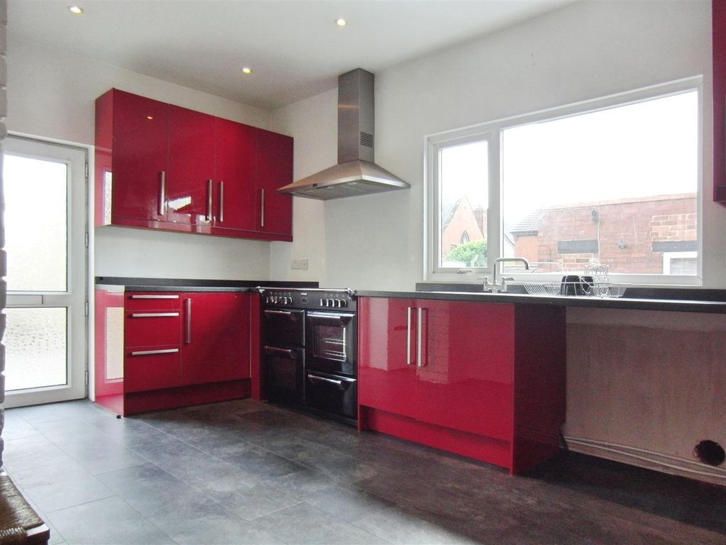 Property photo 3 of 12 Kitchen/Diner