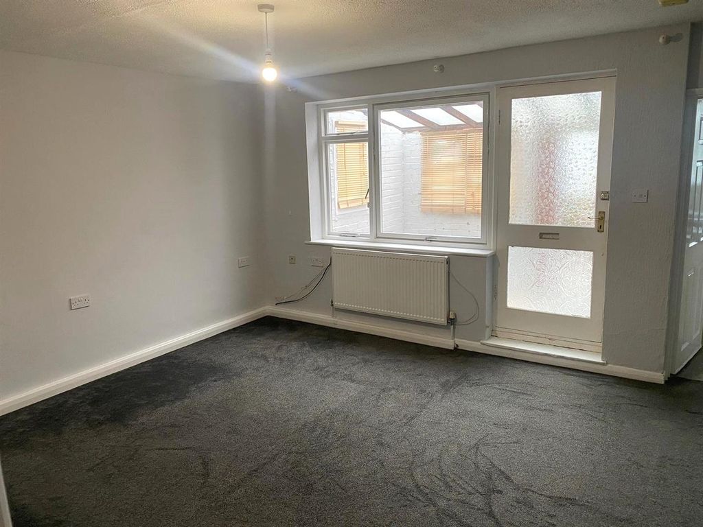 Property photo 3 of 8 Lounge 2.Jpg