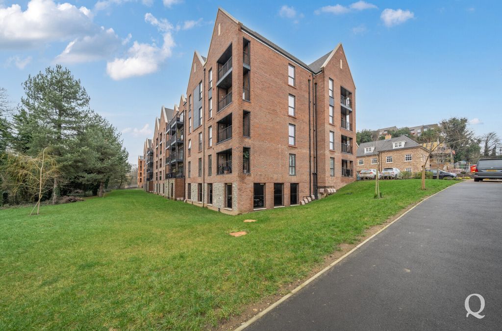 Property photo 1 of 25 708B1Fa0-7Fa6-480...