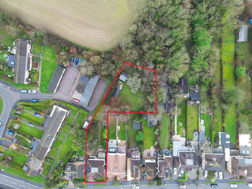 Property photo 2 of 33