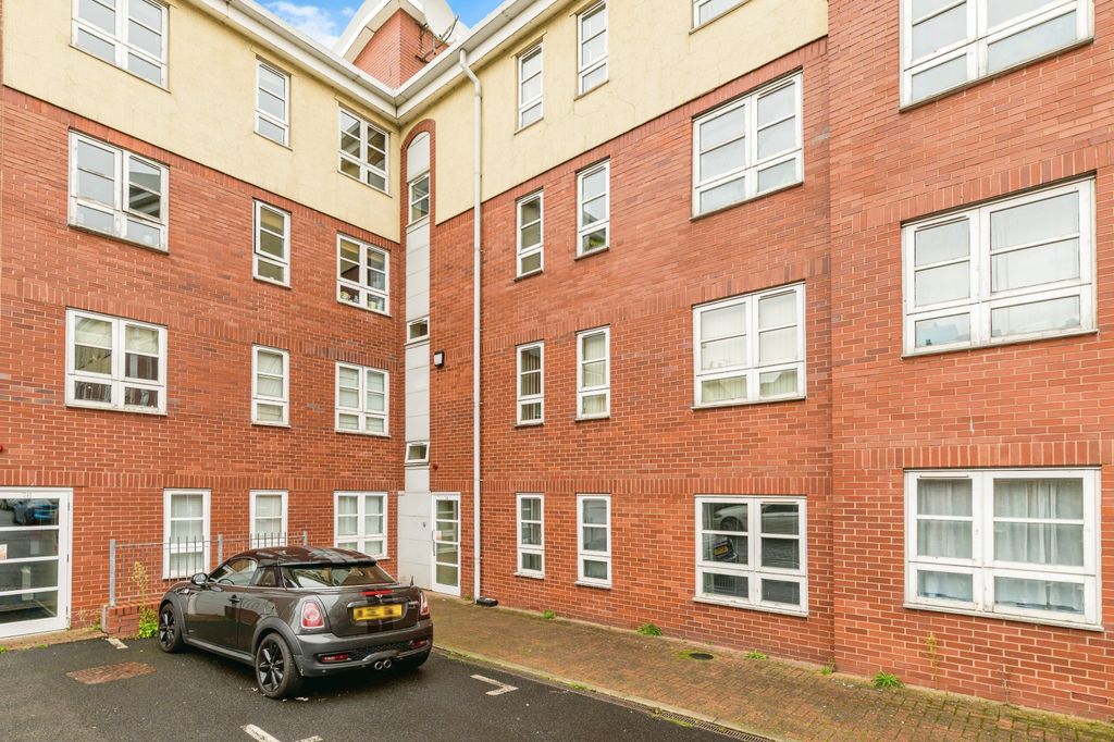 Property photo 2 of 18 39510d75-01