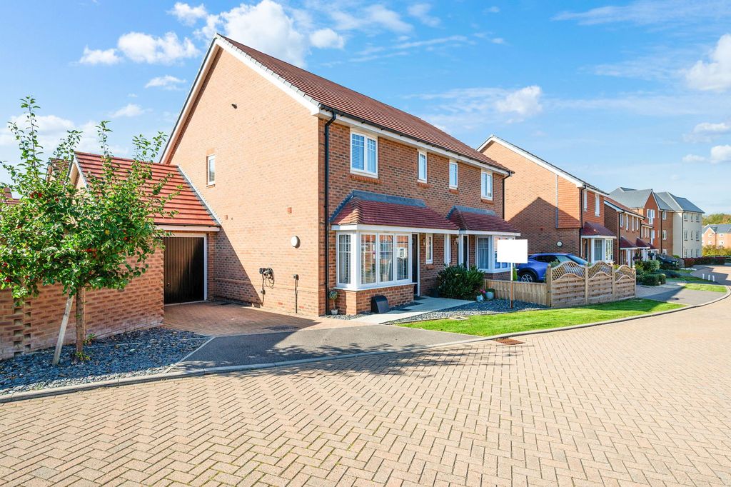 Property photo 1 of 21