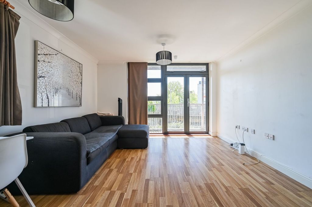 Property photo 2 of 19