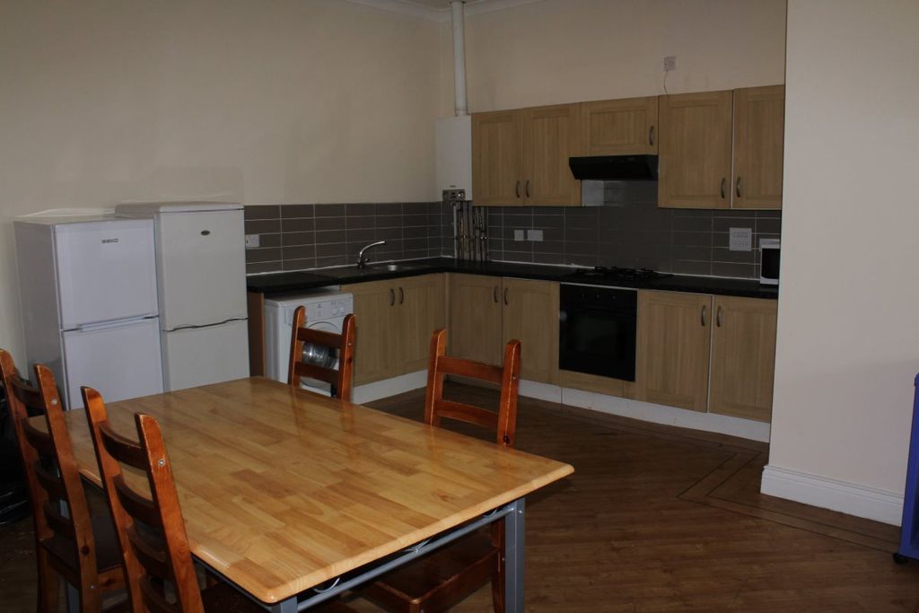 Property photo 3 of 10 Gallery