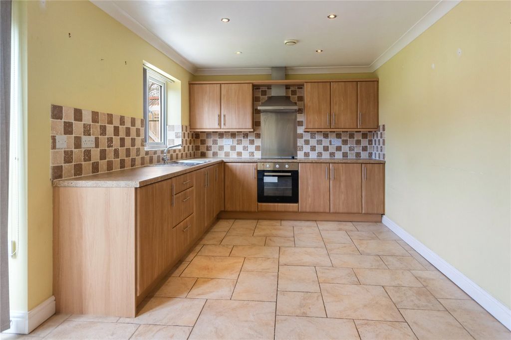 Property photo 2 of 15 Kitchen/Diner