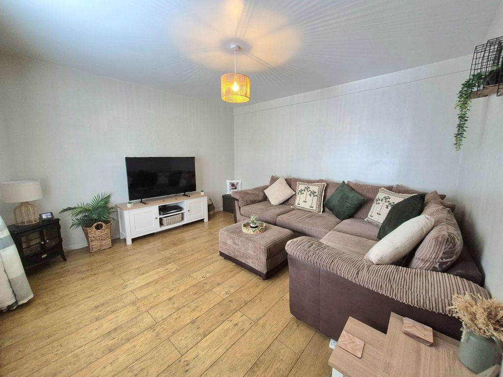 Property photo 3 of 29
