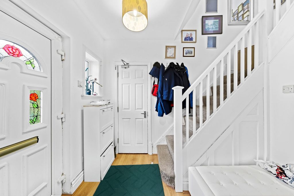 Property photo 2 of 25