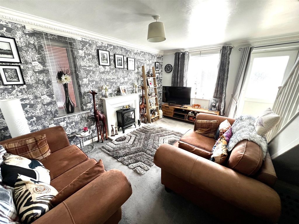 Property photo 2 of 12 Picture No. 11