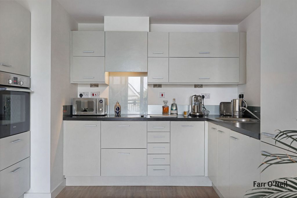 Property photo 3 of 23 Photo 13