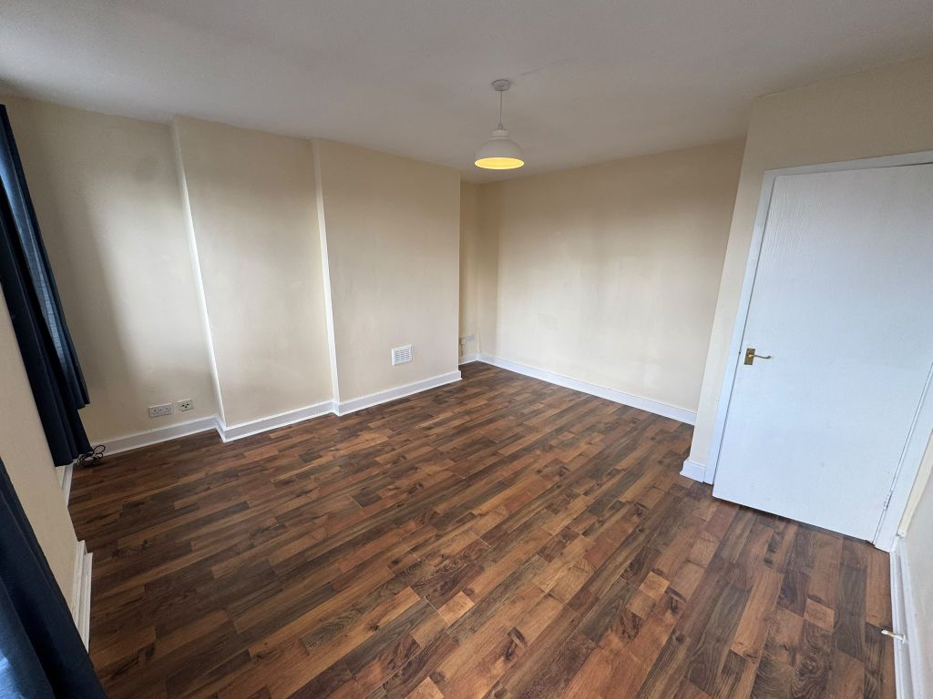 Property photo 3 of 9 Living Room