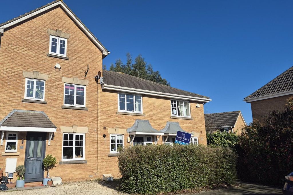 Property photo 1 of 10 Front