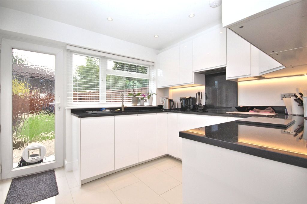 Property photo 2 of 13 Picture No. 01