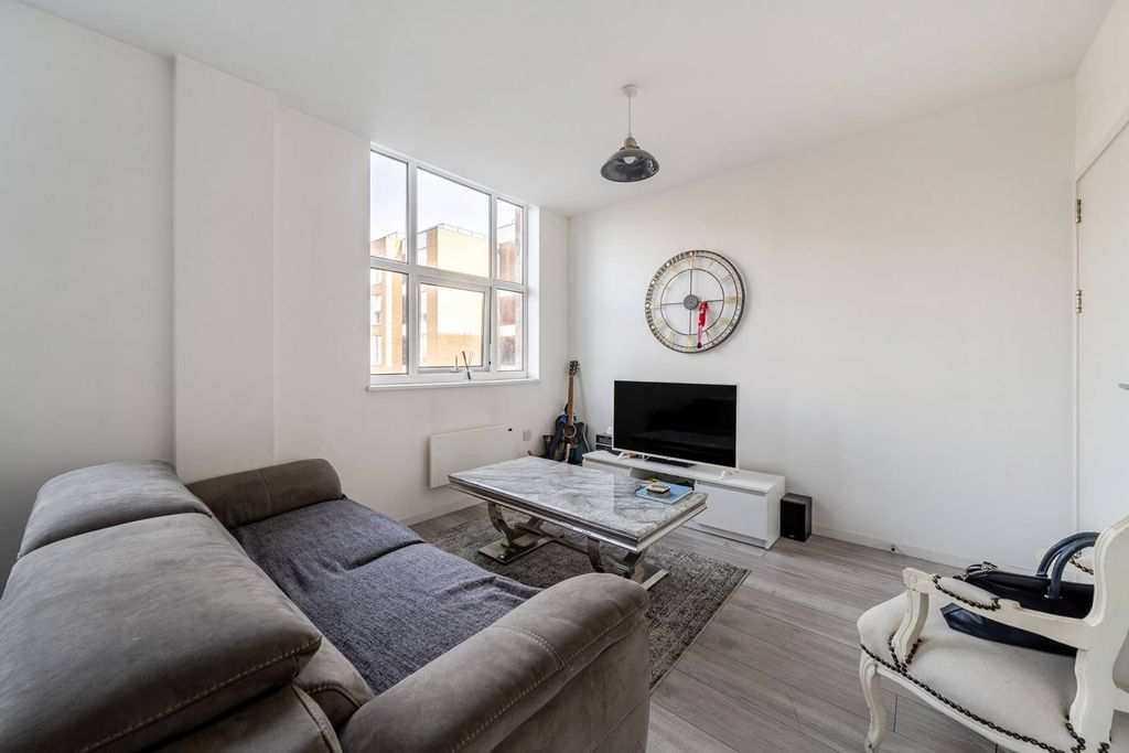 Property photo 3 of 10