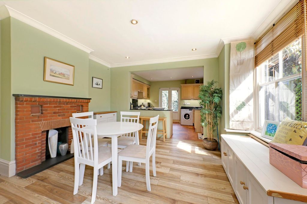 Property photo 3 of 9 Kitchen/Dining Room