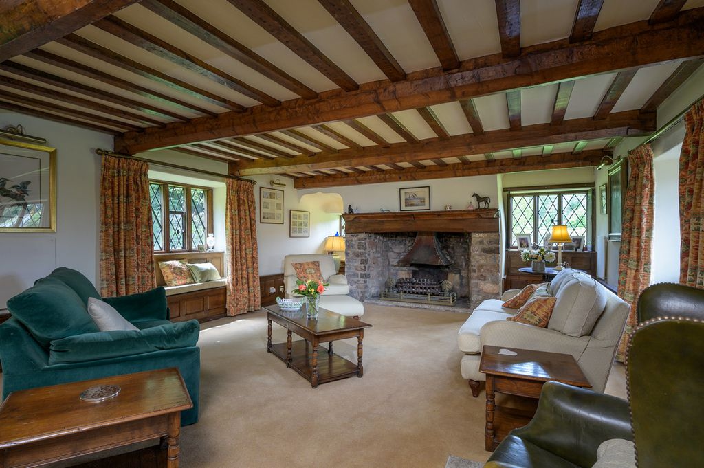 Property photo 2 of 32