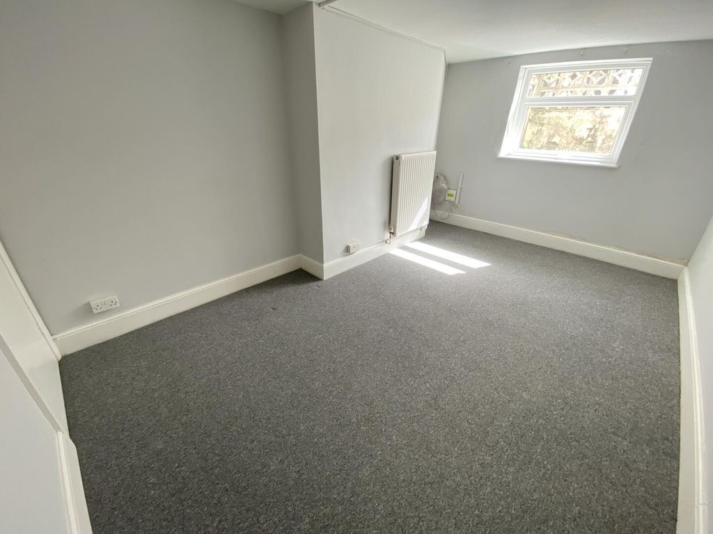 Additional image 3 of 2 bed semi-detached house to rentNewport Street, Ryde PO33