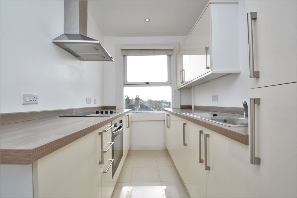 Property photo 1 of 9 Kitchen