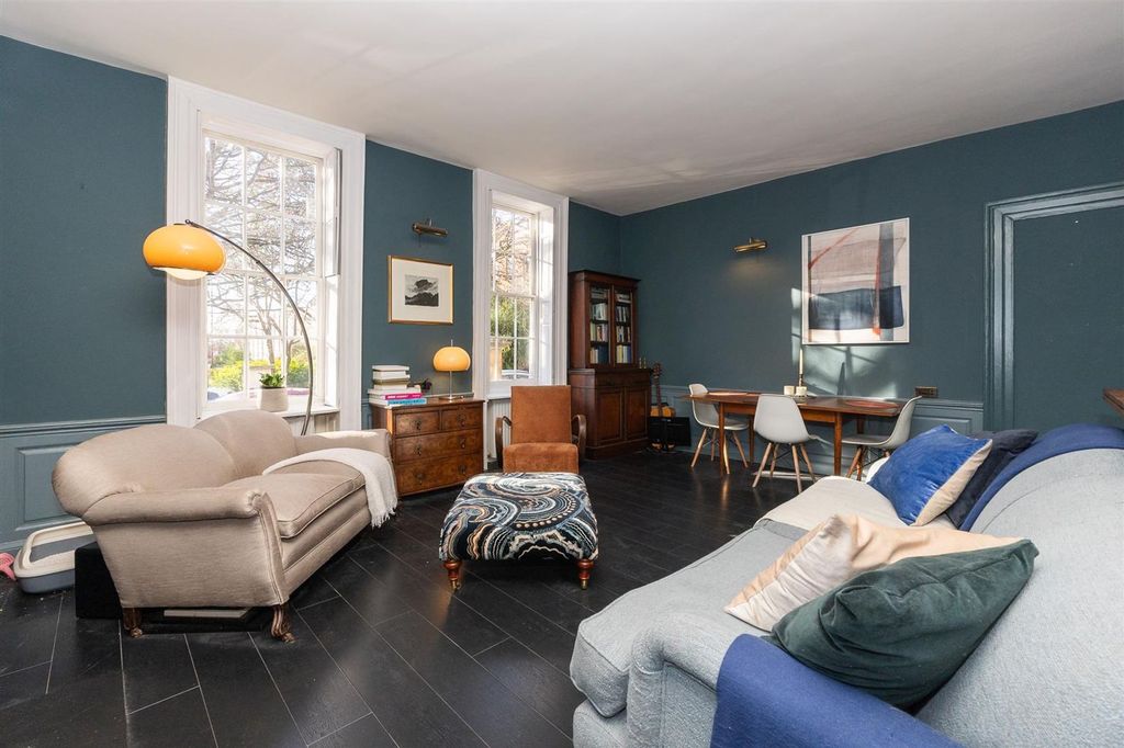 Property photo 3 of 28 Flat-3-9-Dowry-Square-Bs8-4Sh-8.Jpg