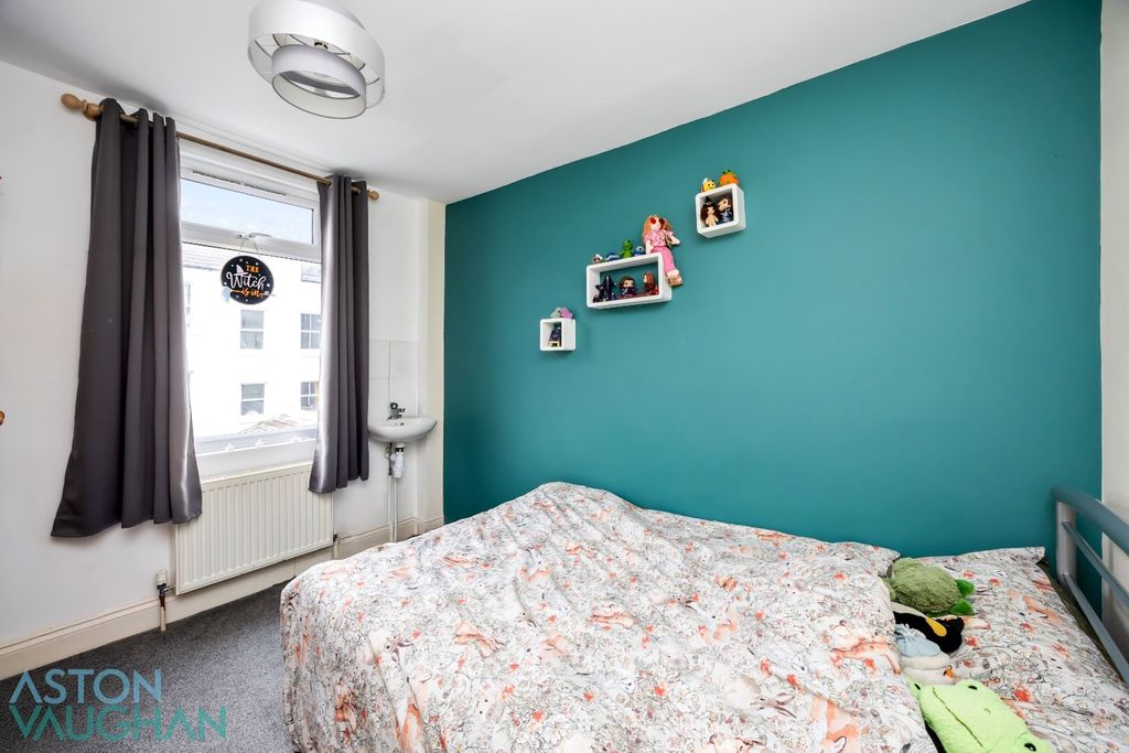 Property photo 2 of 13 5315861