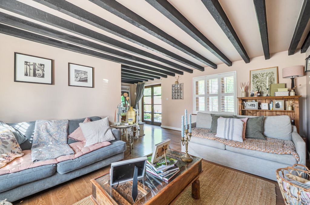 Property photo 3 of 25 1333683-14-6891c3...
