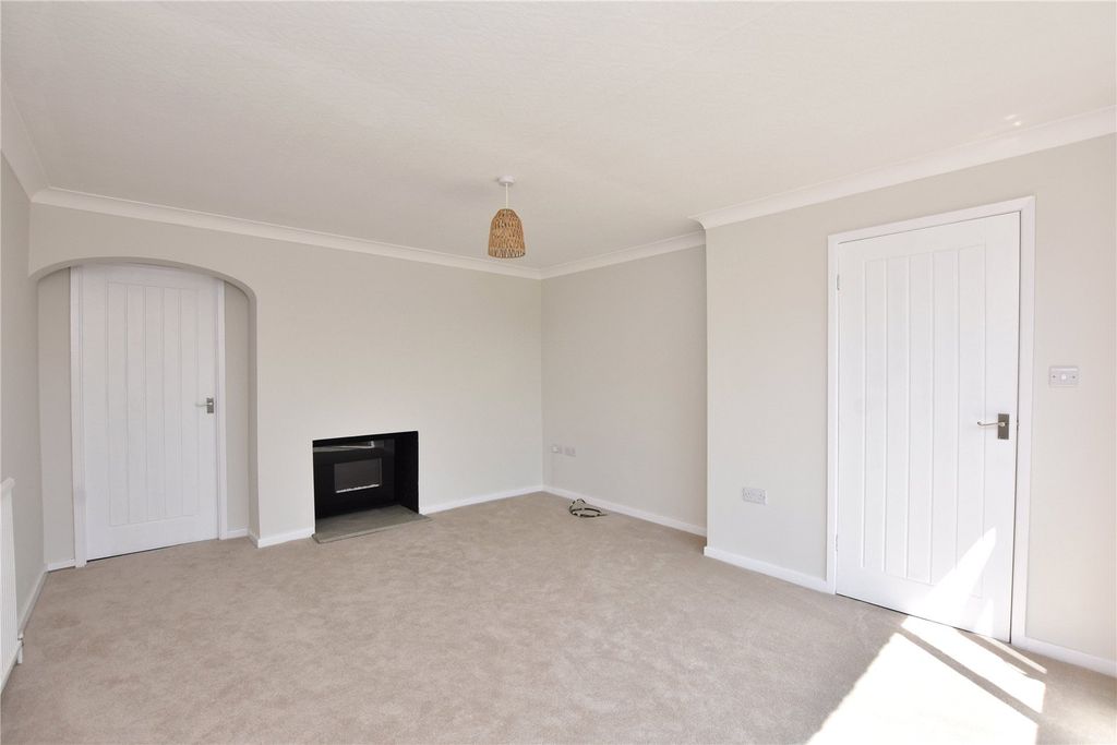 Property photo 2 of 26 Picture No. 35