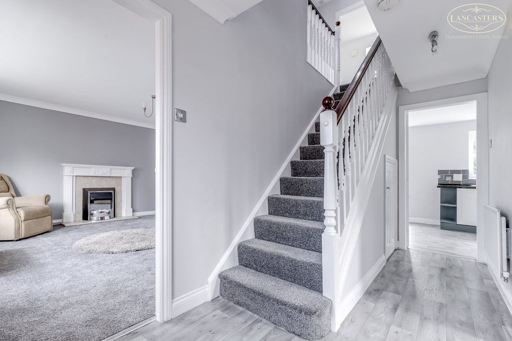 Property photo 2 of 28 Entrance Hallway