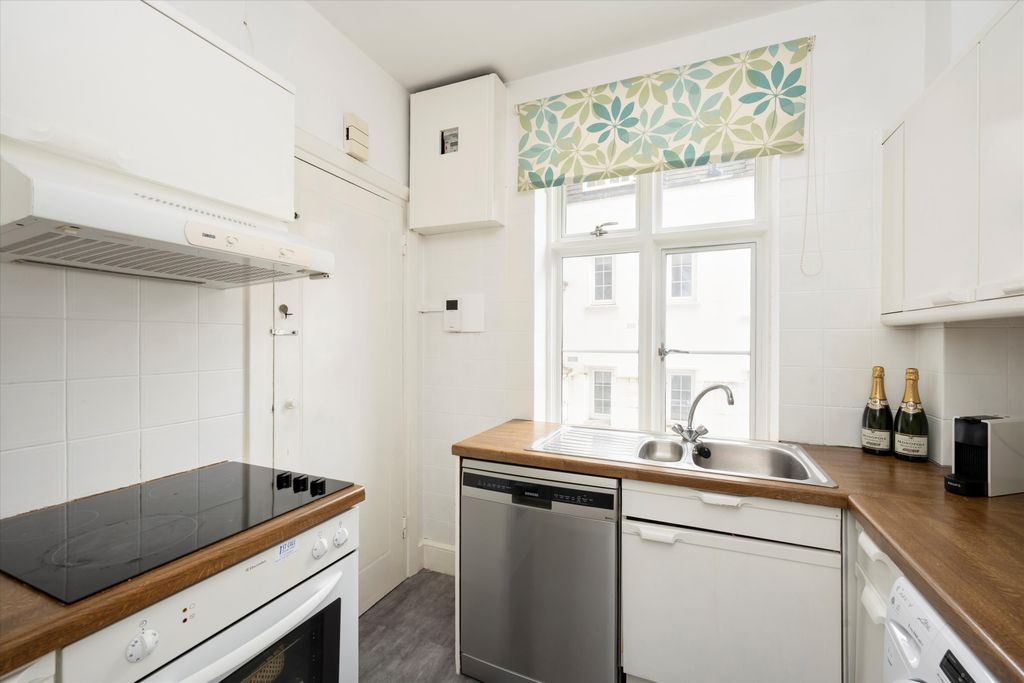 Property photo 2 of 16 Image