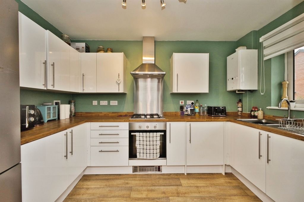 Property photo 3 of 13