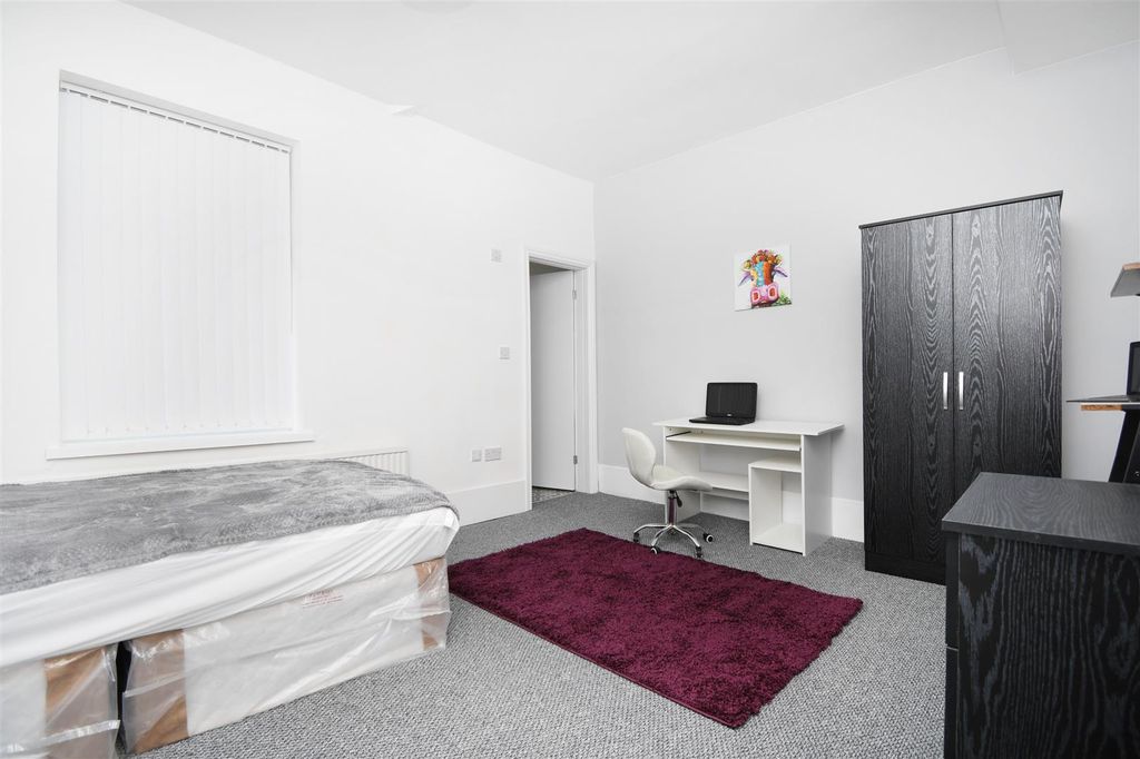 Property photo 2 of 11 28.Jpg